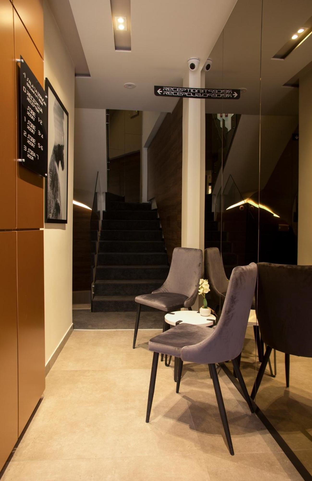 Boutique 25H By Eva Stay 018 Nis Bagian luar foto