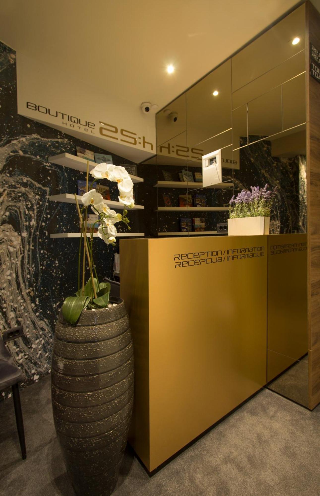 Boutique 25H By Eva Stay 018 Nis Bagian luar foto