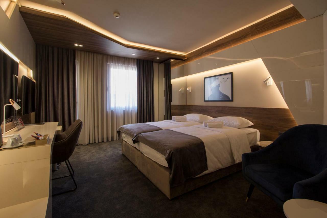 Boutique 25H By Eva Stay 018 Nis Bagian luar foto
