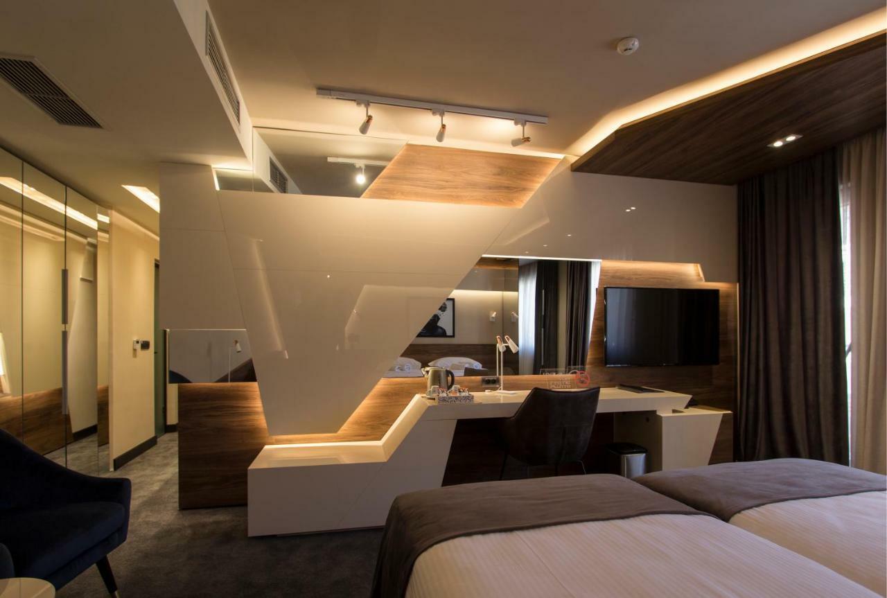Boutique 25H By Eva Stay 018 Nis Bagian luar foto