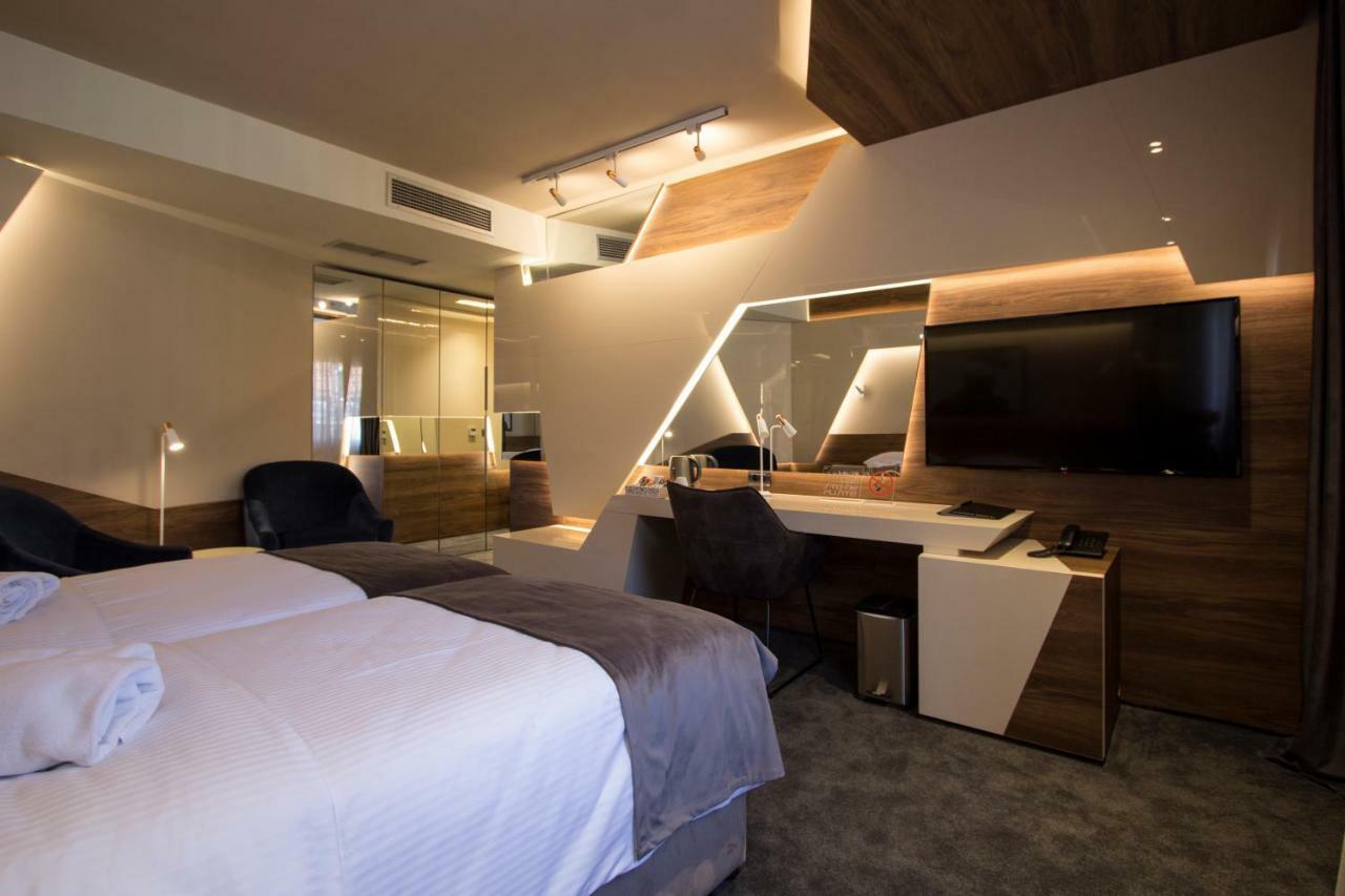 Boutique 25H By Eva Stay 018 Nis Bagian luar foto