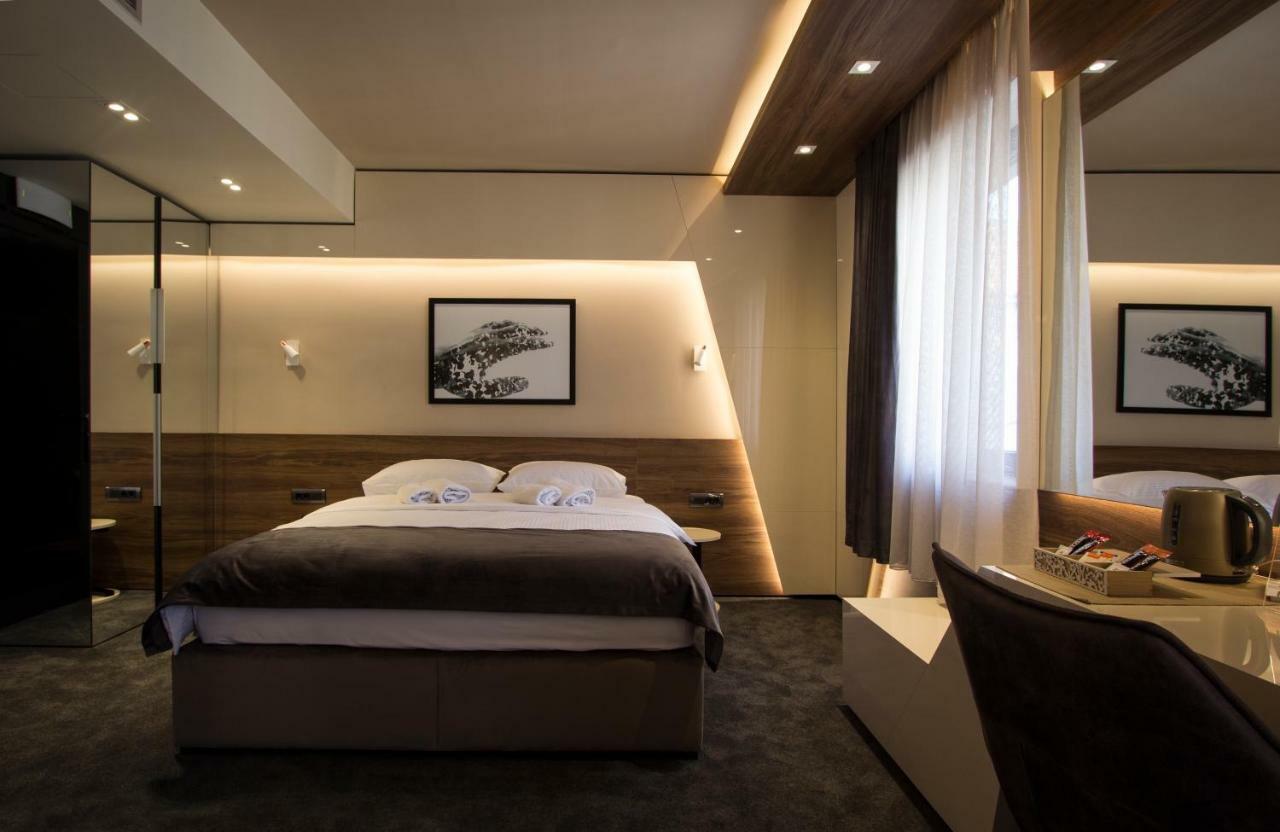 Boutique 25H By Eva Stay 018 Nis Bagian luar foto